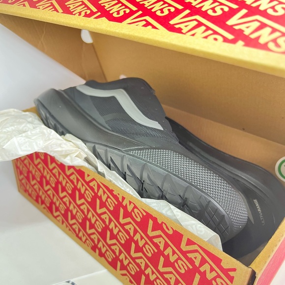 Vans Ultrarange 2.0 RW Black Sneakers - Picture 2 of 8